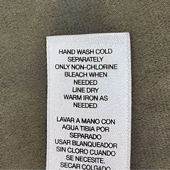 Chico’s Silky Olive Green Button Up Shirt With Sequin Pocket Size 0 Small 4 - Picture 6 of 6